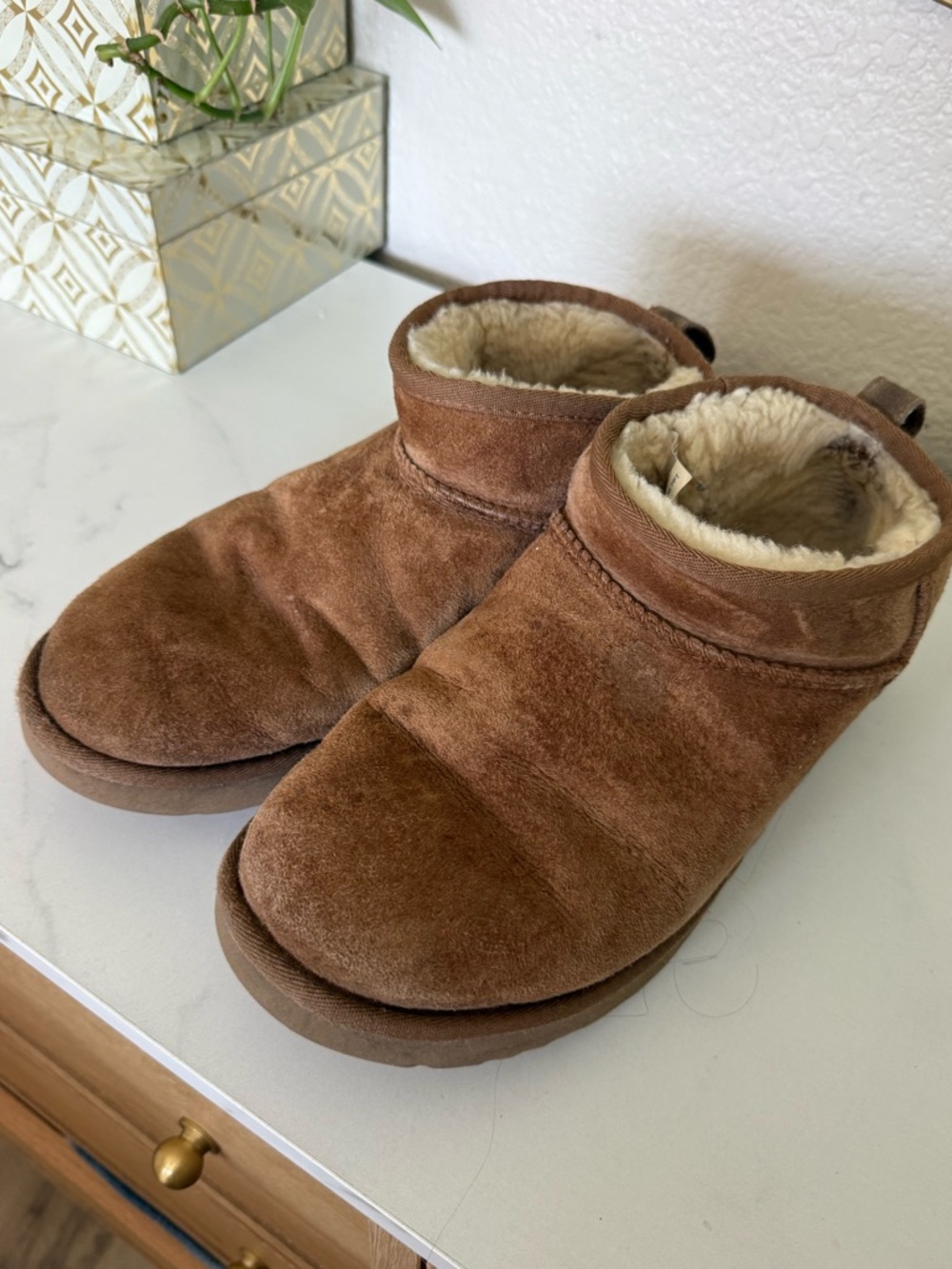 UGG Women's ultra mini Brown Suede Shearling-Lined Ankle Booties